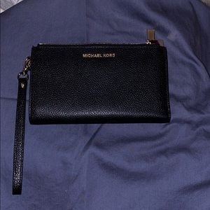 MICHAEL KORS CLUTCH WALLET